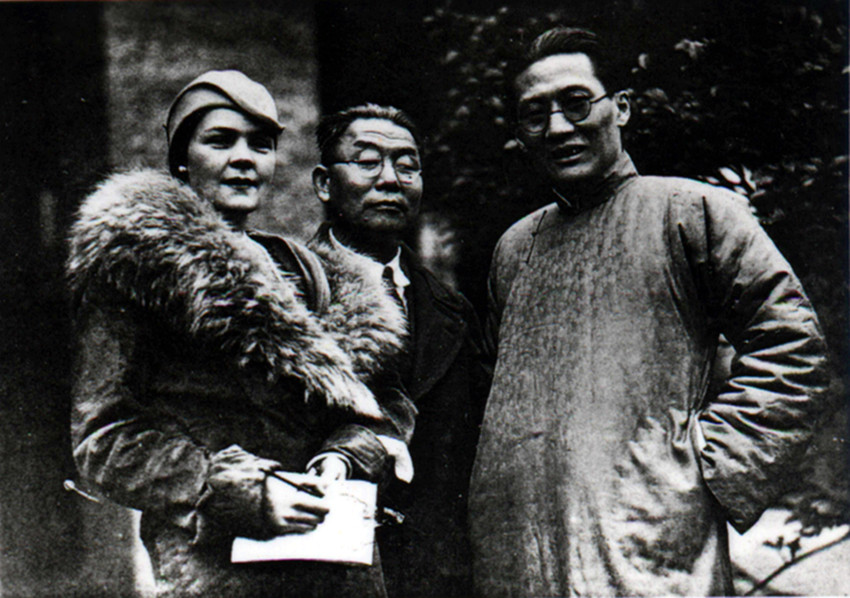 5ec5aeae8d53b.jpg 110海伦和上海市市长吴铁城(1932年)_副本.jpg