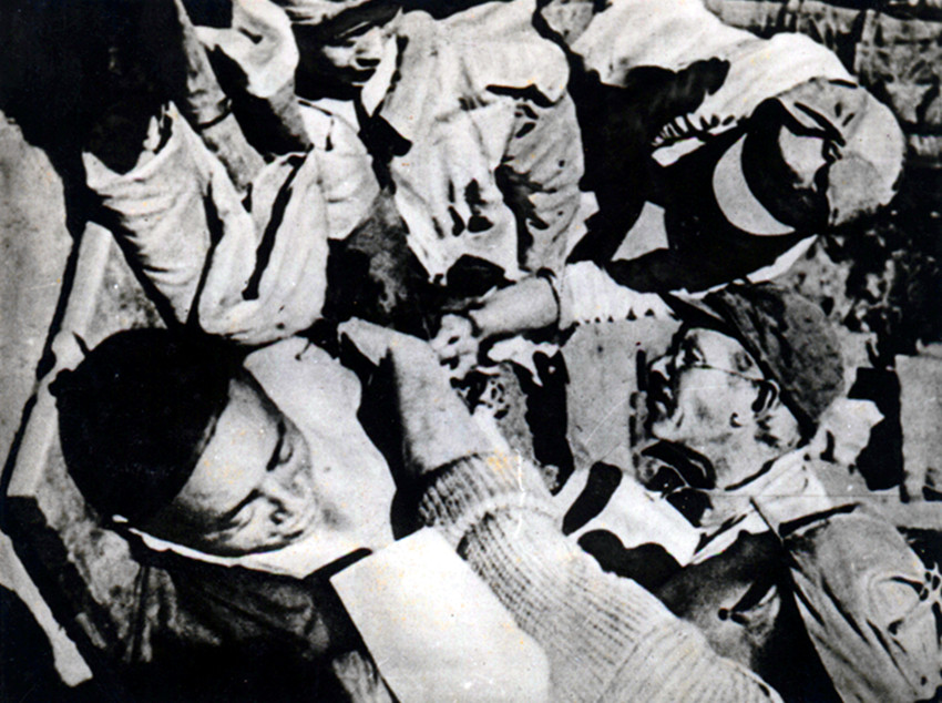 5ec90d67c5d7c.jpg 101白求恩大夫1939.10.24在晋察冀涞源县的临时手术室_副本.jpg